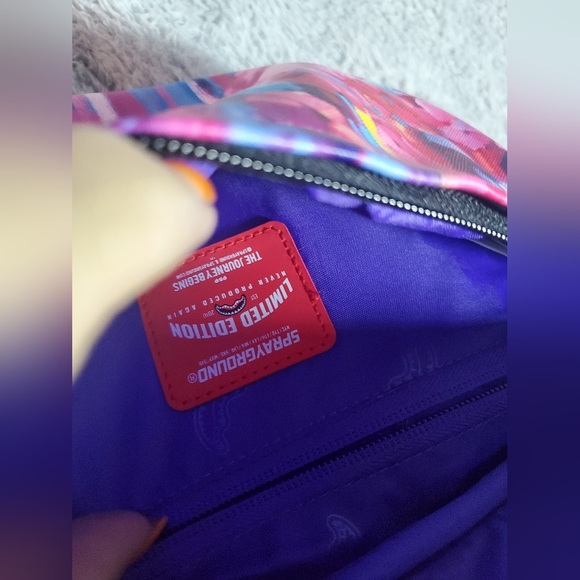 Sprayground Floral Botanica Savvy Crossbody - Picture 6 of 12